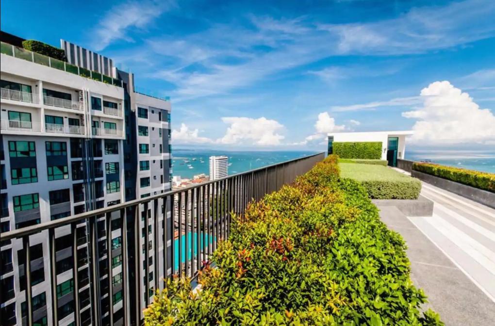 Central Pattaya - Sea View Large Balcony Condo With Infinity Pool Exterior photo