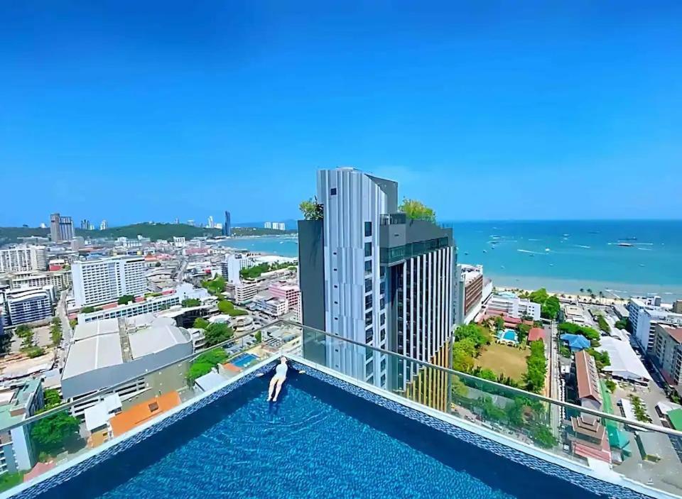 Central Pattaya - Sea View Large Balcony Condo With Infinity Pool Exterior photo