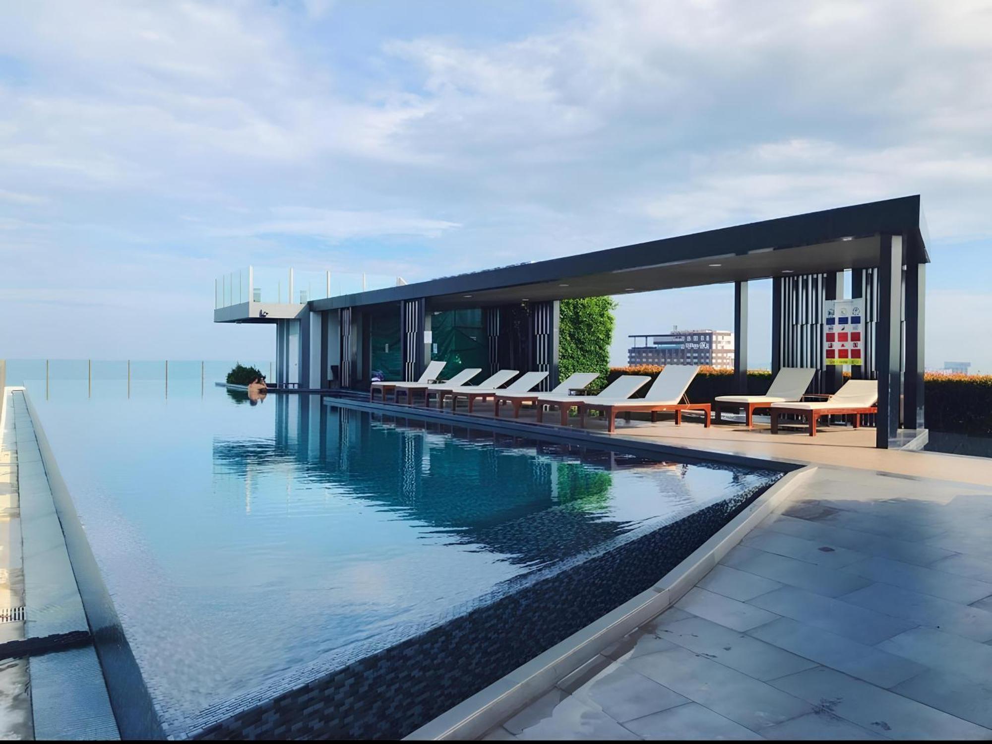 Central Pattaya - Sea View Large Balcony Condo With Infinity Pool Exterior photo